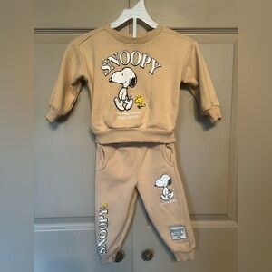 NWOT Peanuts Tan Snoopy Sweatpants & Joggers Set